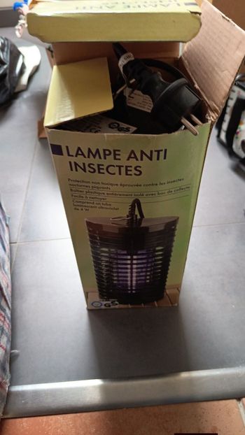 Lampe anti insectes
