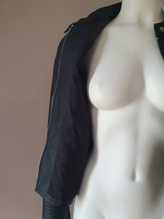 Superbe veste en simili noir Vila 🖤 - photo numéro 4