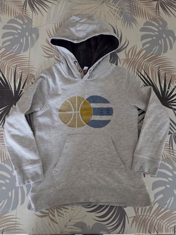 Pull capuche gris dessin ballon