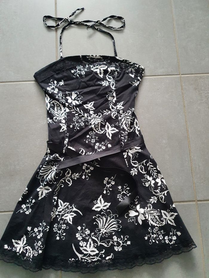Robe attache au cou taille 36