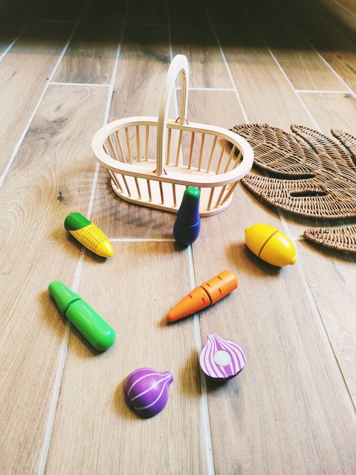 🥕Dinette corbeille/panier avec légumes en bois à scratch marque New classic toys