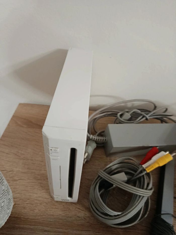 Wii avec 7 jeux et manettes - photo numéro 3