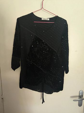 Top avec des sequins