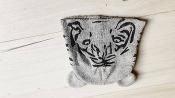 Vêtement garçon bonnet gris tigre Tex 6/8 ans