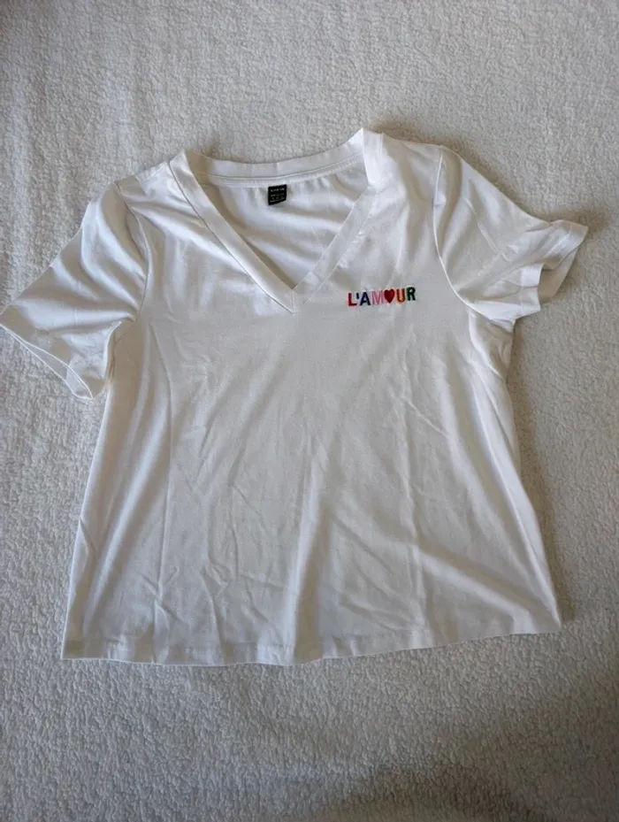 🤍 T-shirt Shein motif l'amour - S - photo numéro 2