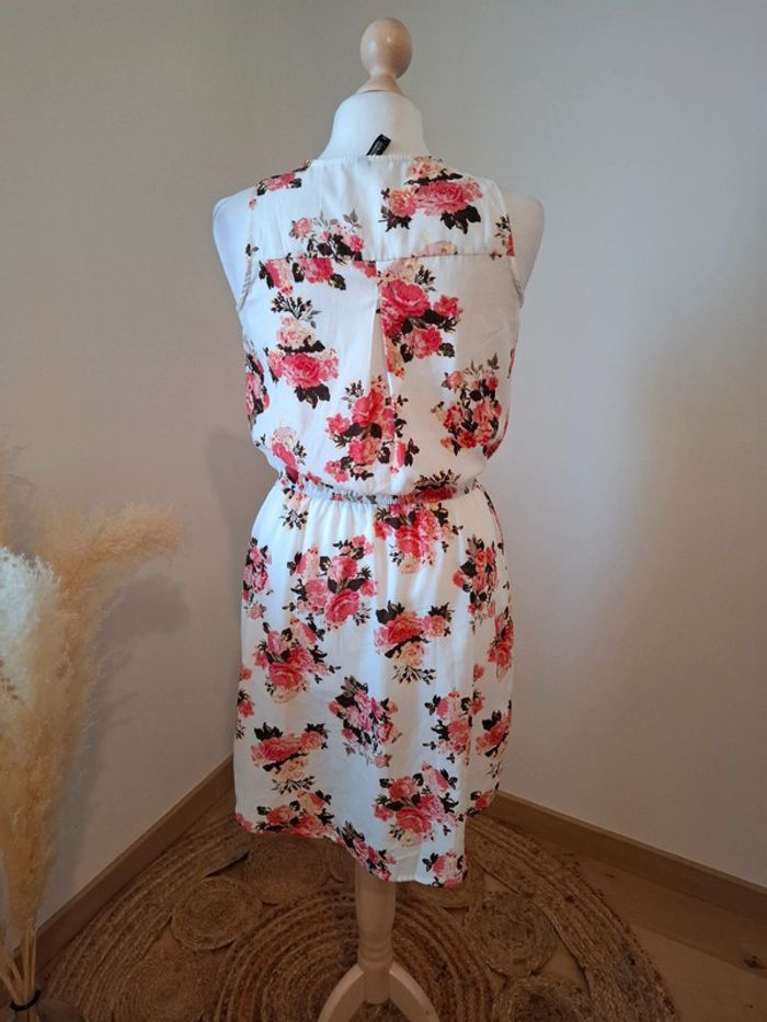 Robe blanche Fleurie fluide Colloseum taille S 36 - photo numéro 10