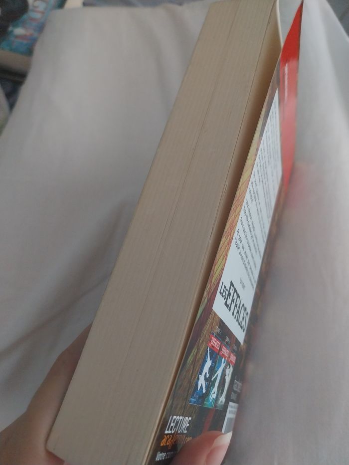 Roman Les Effacés tome 1 : Toxicité Maximale - Bertrand Puard - Hachette - Grand format - photo numéro 4