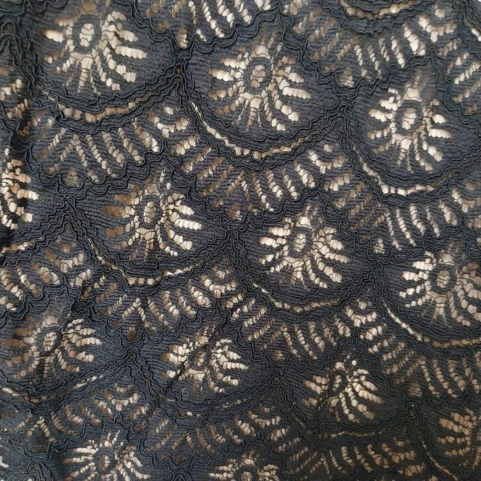 Robe courte dentelle taille M - photo numéro 2