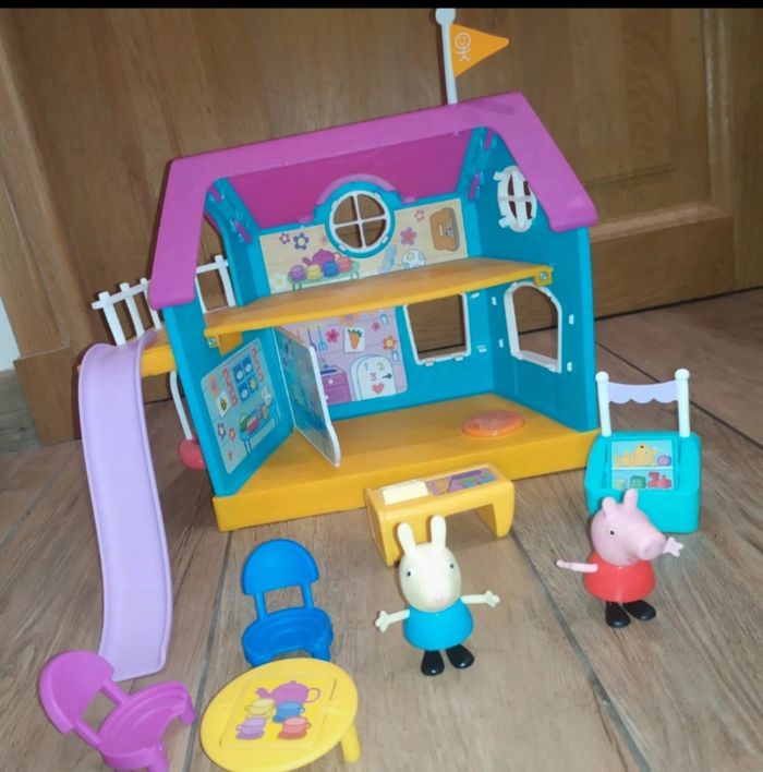 Peppa Pig et sa maison d'amis réservée aux enfants - photo numéro 8