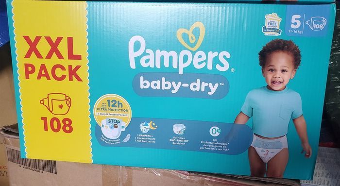 Couches Pampers Taille 5, 108 Couches.