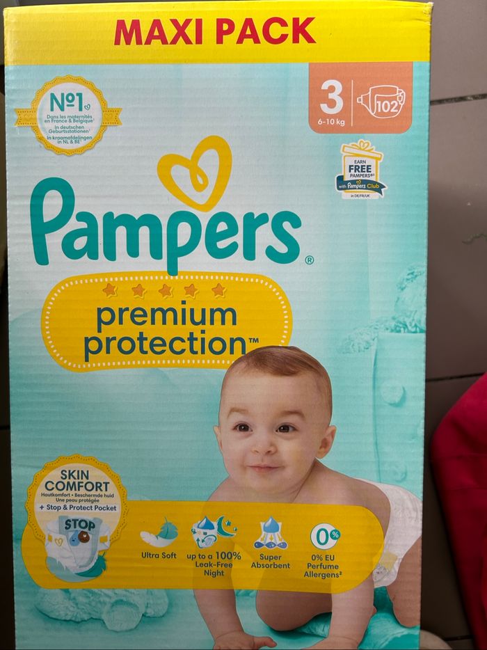 1 carton de couche Pampers t 3