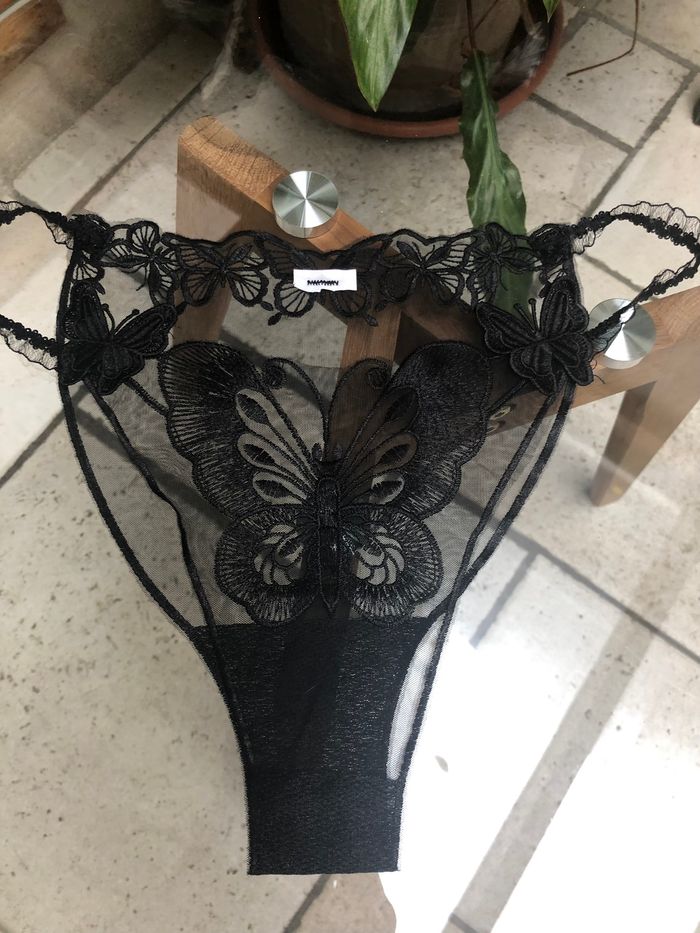 culotte noire papillon S