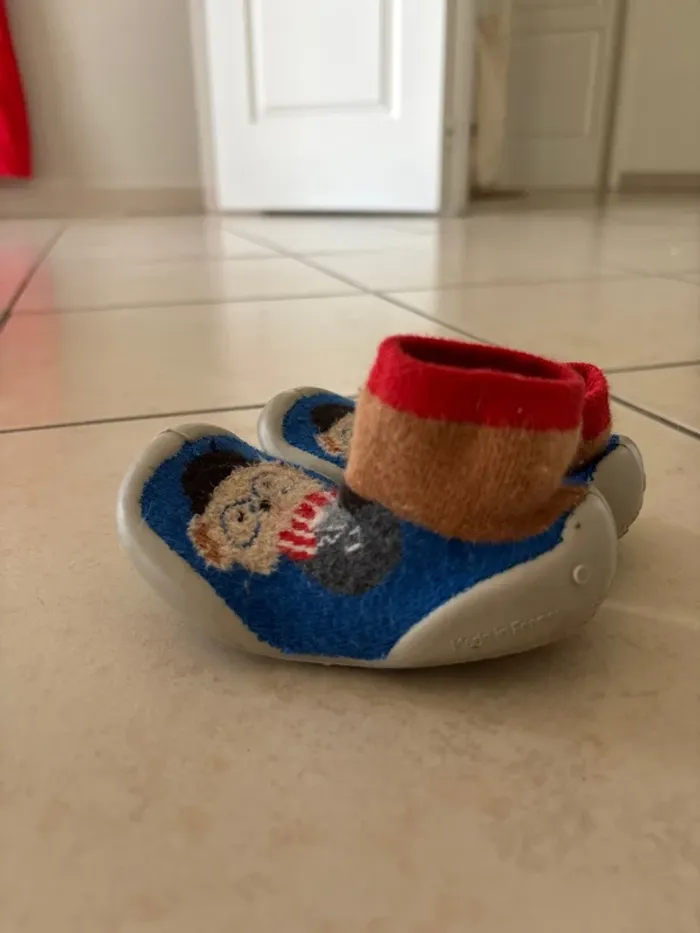 Chaussons Bébé - Collégien - taille 22/23 - photo numéro 2