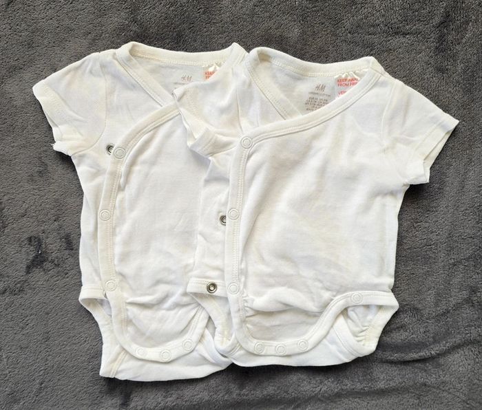 Lot de Bodys H&M - photo numéro 2