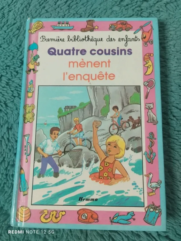 Quatre cousins mènent l'enquête