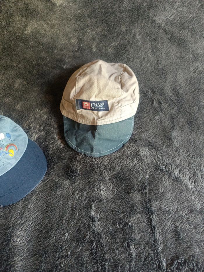 Lot de casquettes bébé en très bon état - photo numéro 2