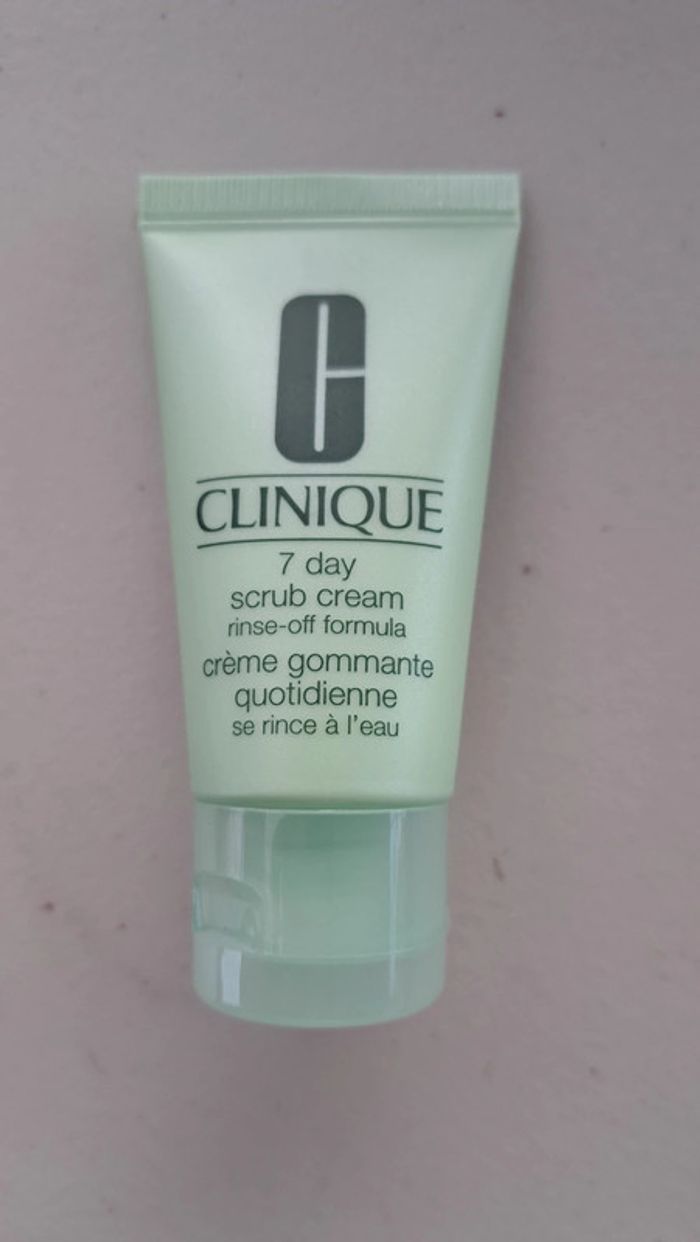 Crème gommante clinique