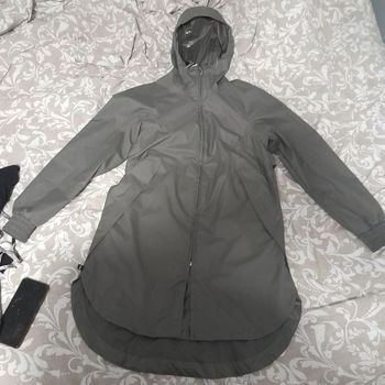 Un imperméable pour  fille