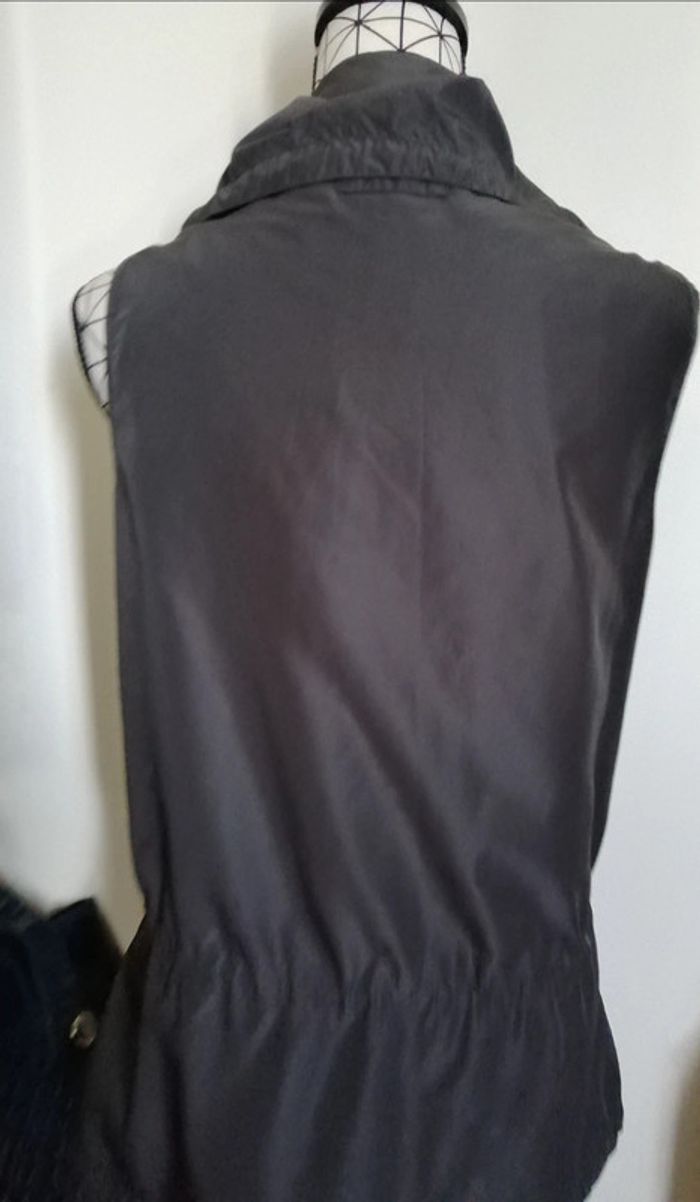 Veste sans manche grise - photo numéro 9