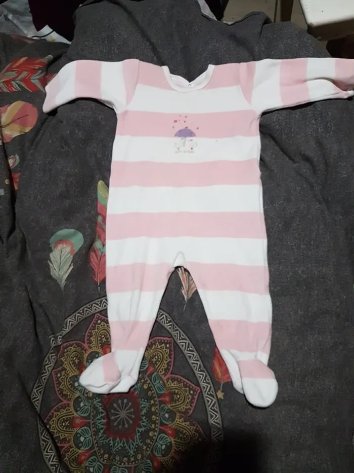 Pyjama  petit bateau  fille 9 mois