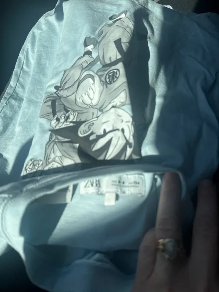 Tee shirt Zara 8/9 ans dragon ball z - photo numéro 4