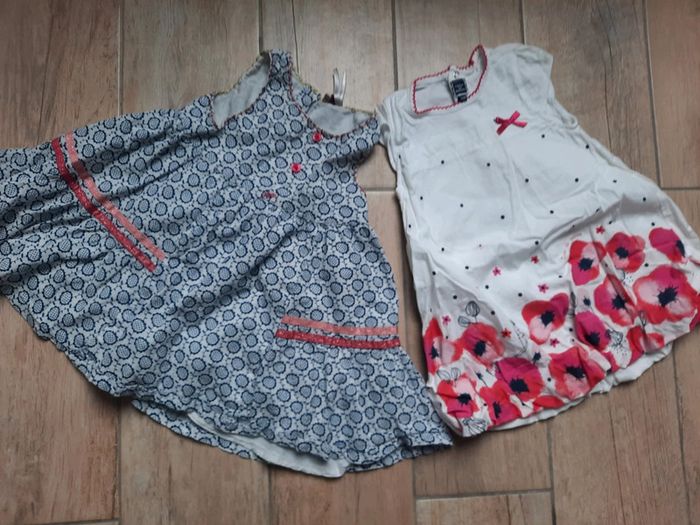 Lot 2 robes 12mois