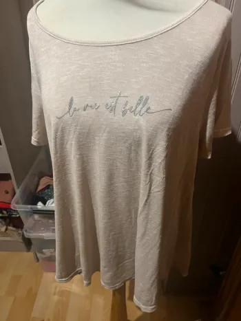 TEE shirt inscription la vie est belle