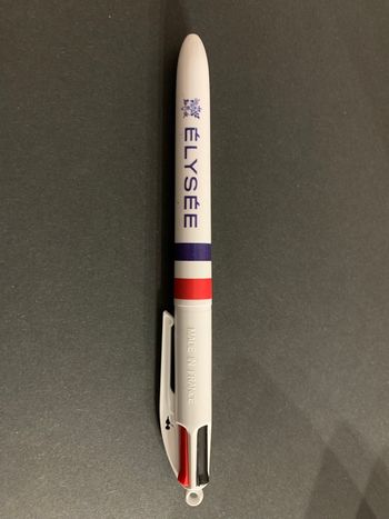 Stylo Bic 4 couleurs Élysée