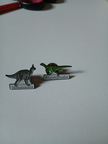 Pin's dinosaures
