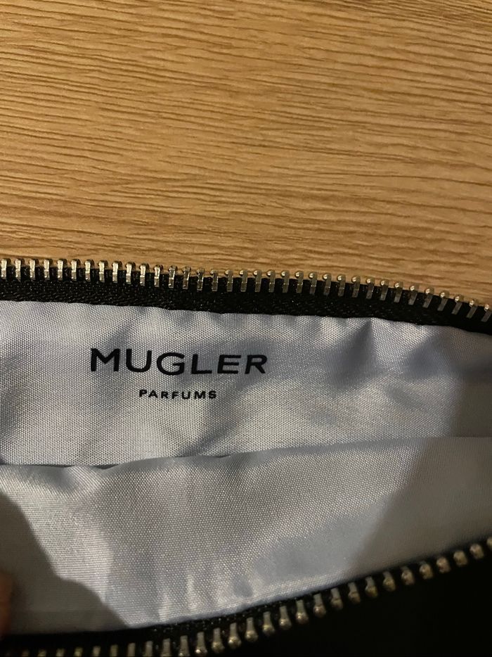 Trousse mugler - photo numéro 3