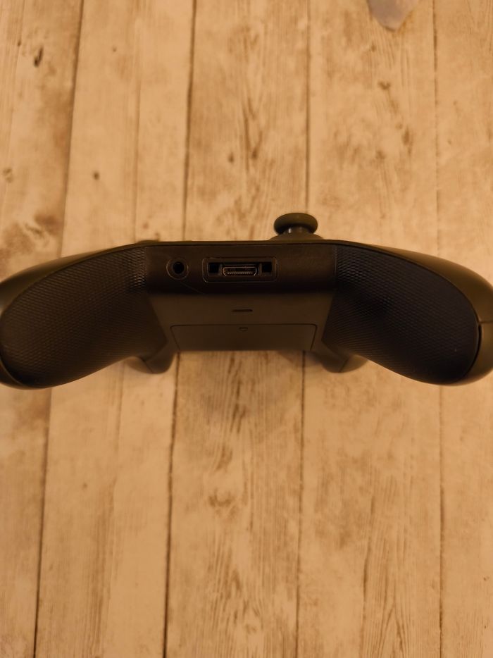 Manette Xbox one Microsoft Édition spéciale combat tech - photo numéro 4