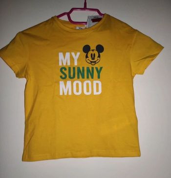 Tee shirt Mickey taille 5 ans