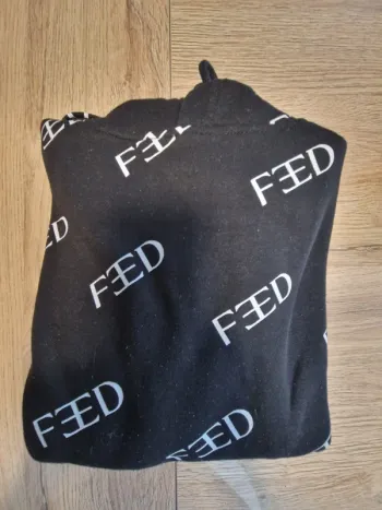 Sweat Jennyfer Feed collab Eva taille S