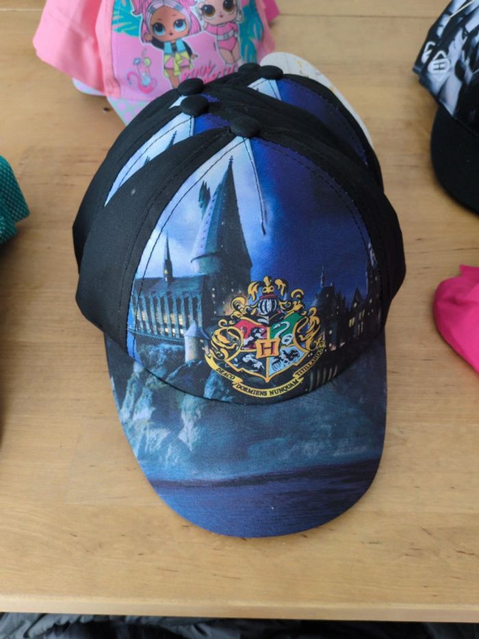 Lot de 43 casquettes enfants licence - photo numéro 3