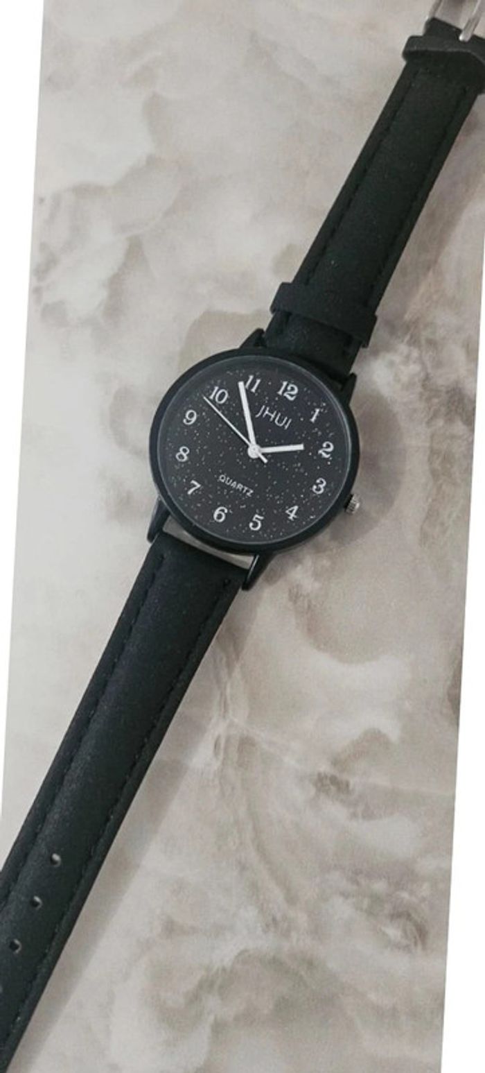 Montre neuve pour femme