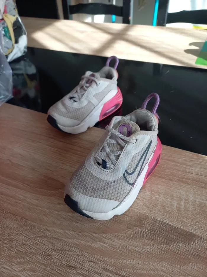 Basket Nike bébé T23 - photo numéro 2