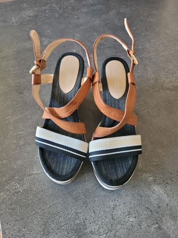 Sandales compensées 39