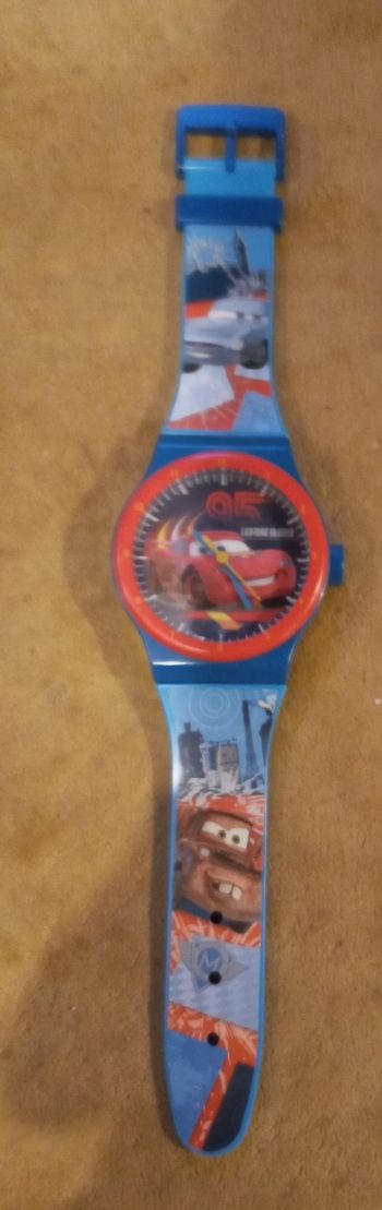 Horloge montre murale cars