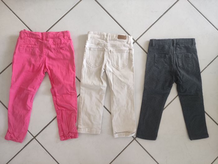 Lot deux trois pantalons fille 3 ans - photo numéro 4