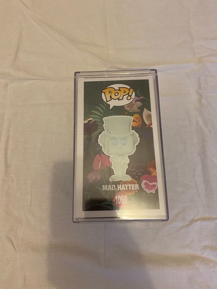 Funko Pop! Mad Hatter Glow in the Dark – Alice in Wonderland -#1060 - photo numéro 10
