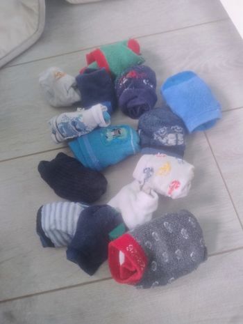 Vends lot de chaussettes 23-26