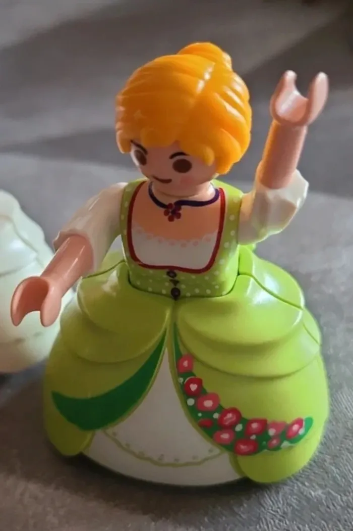 Lot de 4 figurines playmobil princesse - photo numéro 5