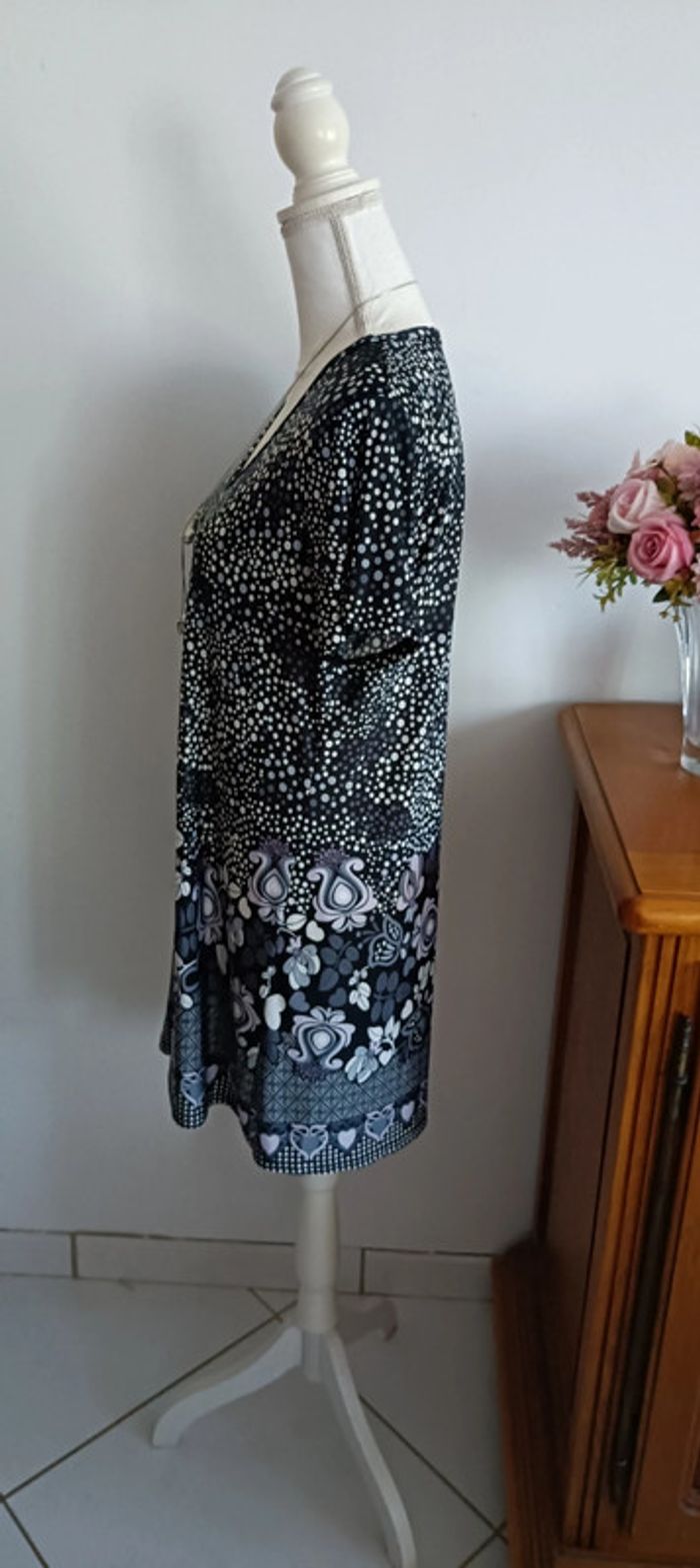 Jolie robe noire à pois et cœurs gris et blancs - photo numéro 7
