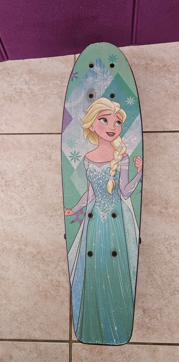 Skateboard et accessoires reine des neiges - photo numéro 2