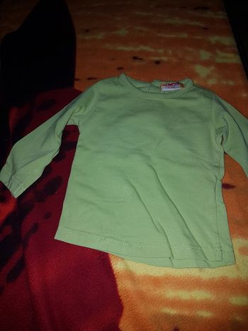 Tee shirt manches longues. 6 mois.