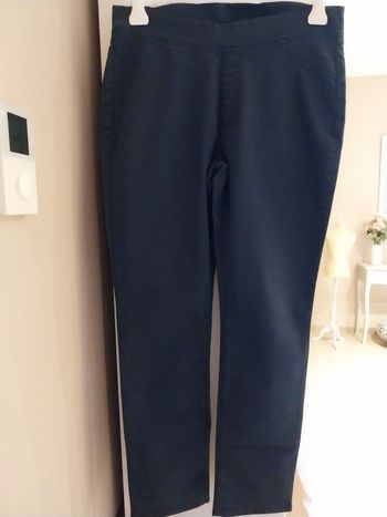 Pantalon neuf femme jolie ronde