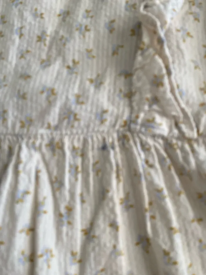 Robe HetM 🌸 volant 5/6 ans - photo numéro 3