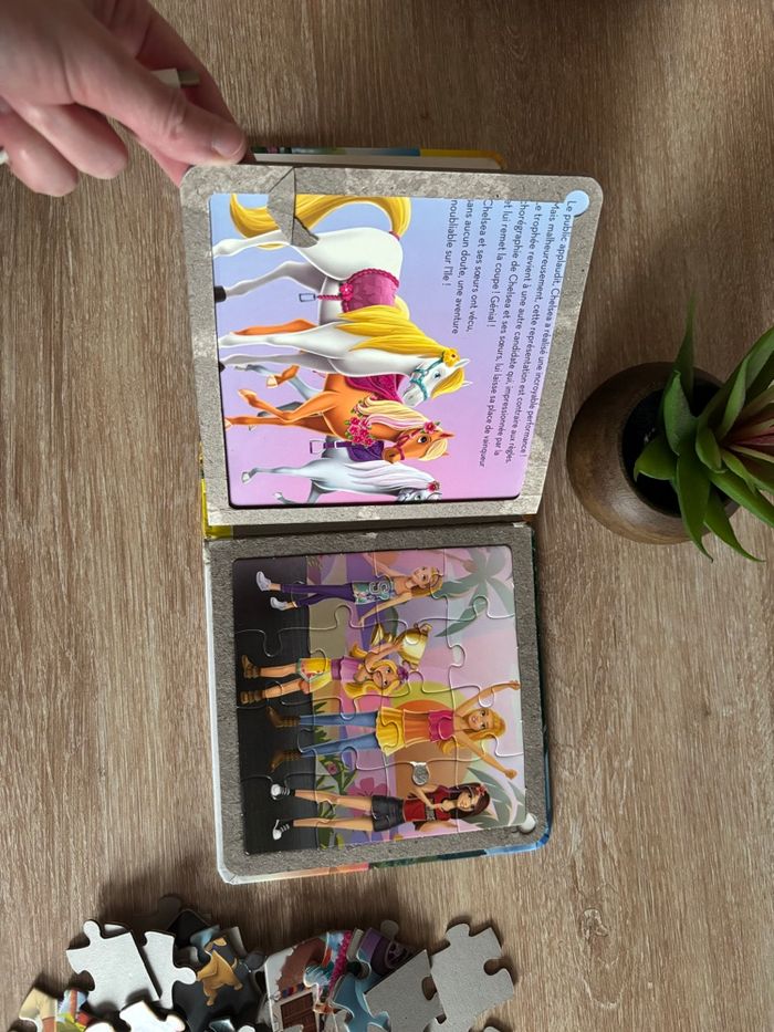 Livre puzzle Barbie et ses sœurs à la recherche des chiots - photo numéro 7