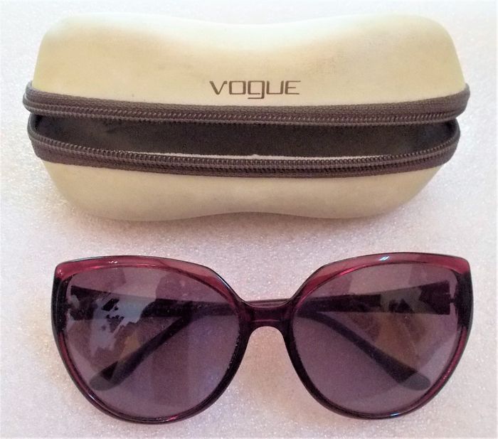 Lunettes de Soleil "Vogue"