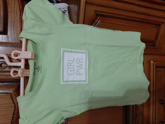 11 tee shirts et 1 débardeur pour filles Taille 8 ans - photo numéro 10